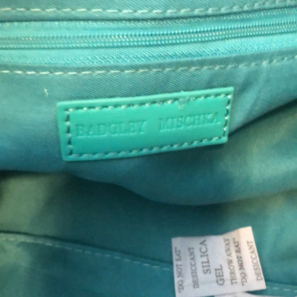 Badgley Mischka Wrapped Frame crossbody Vegan New! - Picture 10 of 16